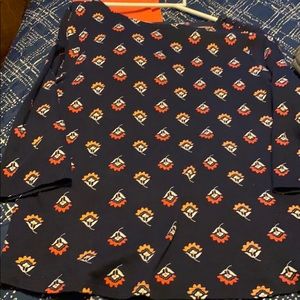 Long sleeve teaming sleeve T soft and comfrey.